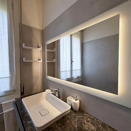 Patrizia - In Centro A Modène